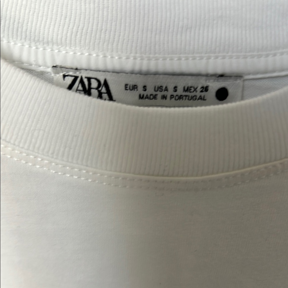 Zara Women's Sleeveless, Shoulder pad t-shirt - Picture 3 of 3